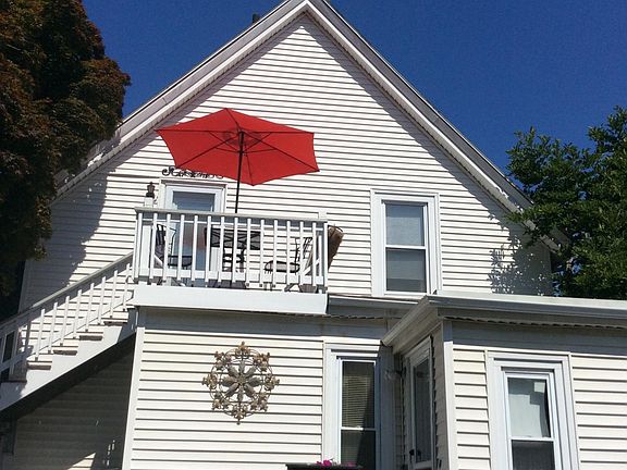 3rd image of 355 Essex St #2
