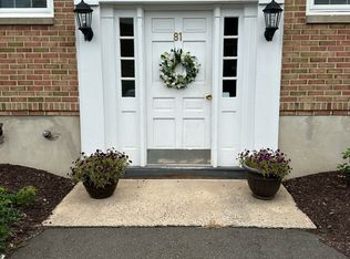 81 Heritage Hill Rd APT A, New Canaan, CT 06840