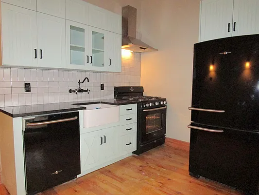 Rented by EXR | media 9