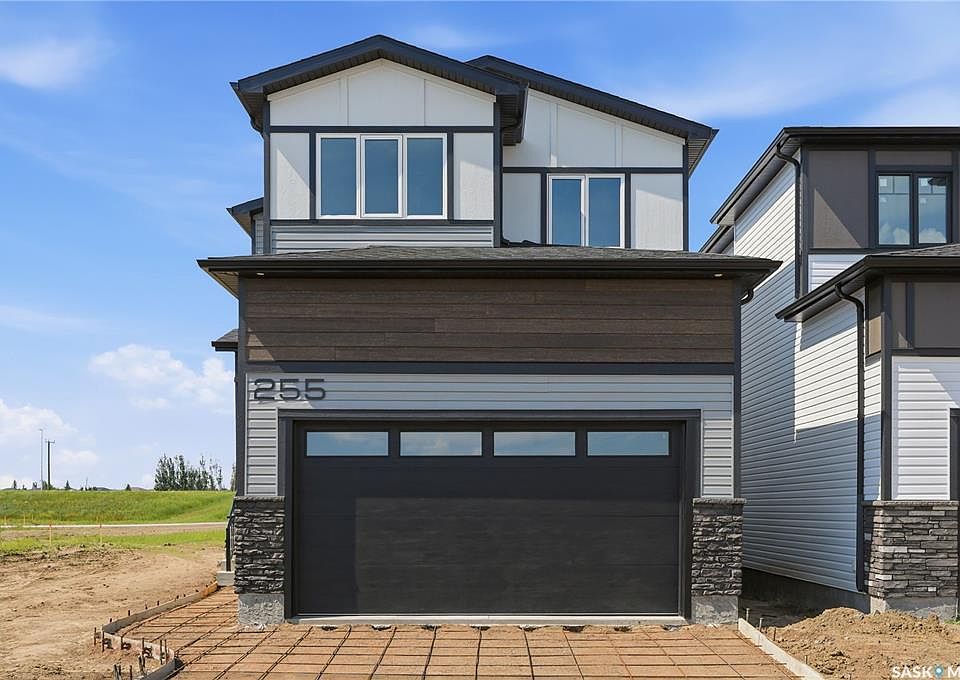 1st image of 255 Doran WAY