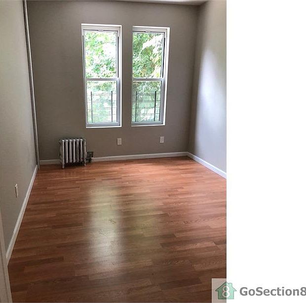 2nd image of 3023 Paulding Ave #4