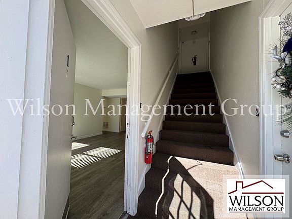 3rd image of 523 S Summerlin Ave APT 1