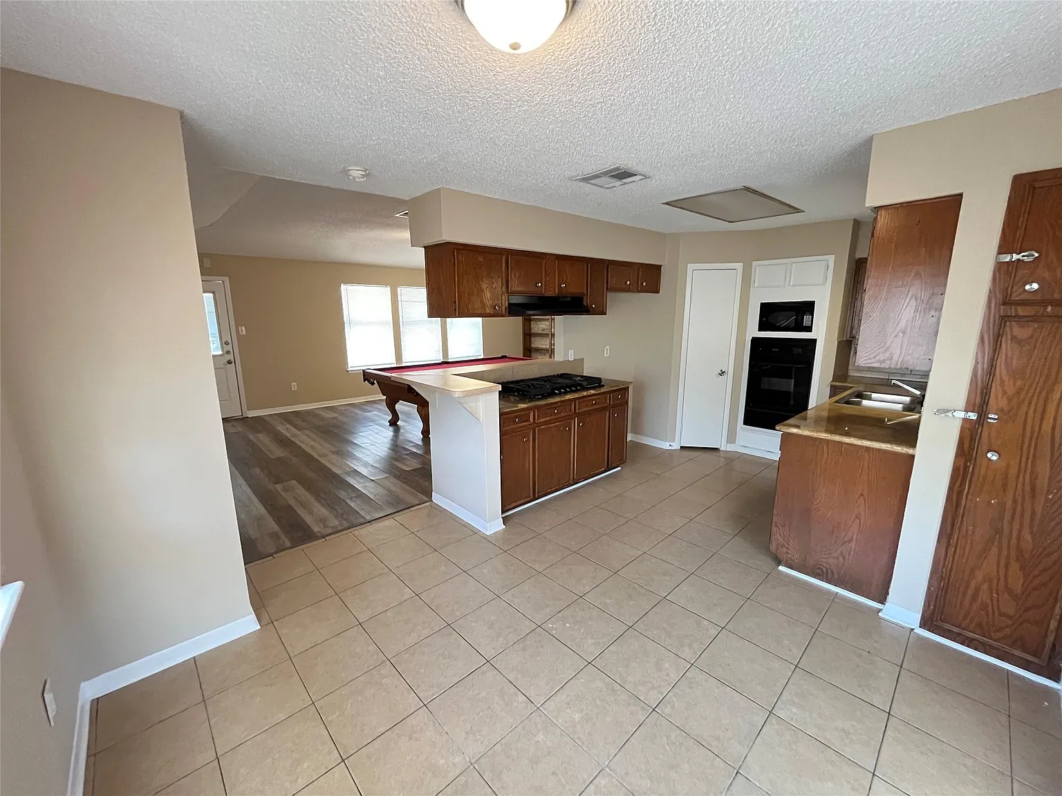 3 bed, 2.0 bath, 1629 sqft, $1,750 — Photo 4