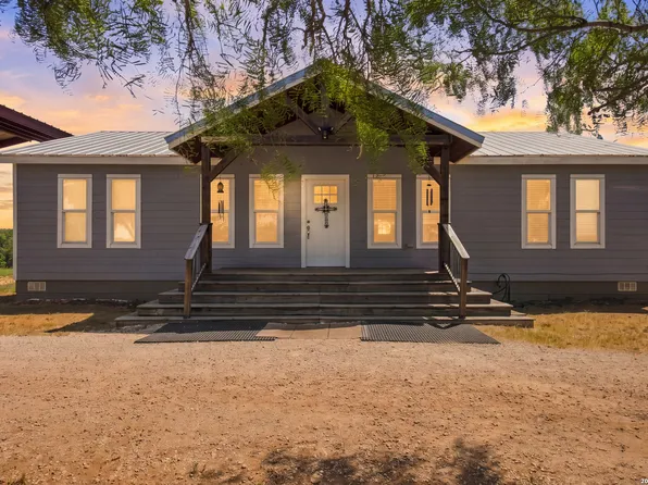 159 County Road 641, Hondo, TX 78861