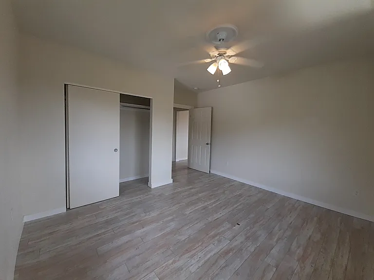 1915 Kalihi St #1 — Photo 5