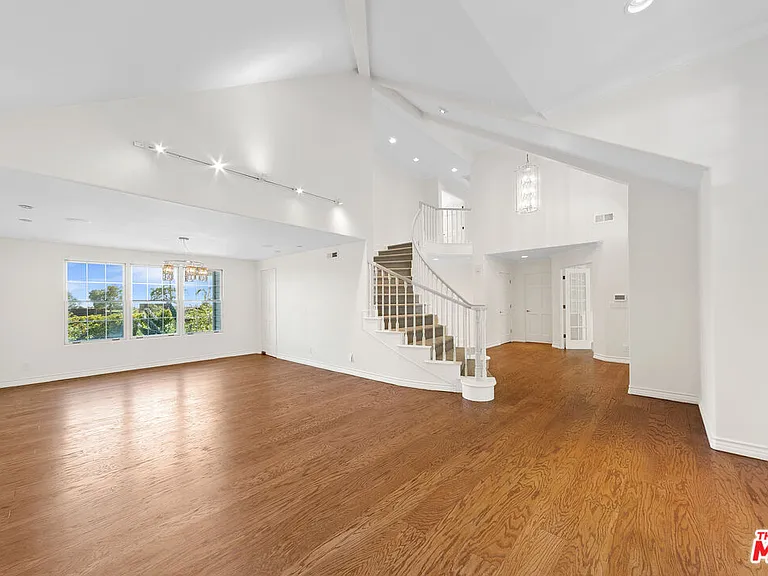 5958 Busch Dr — Photo 4