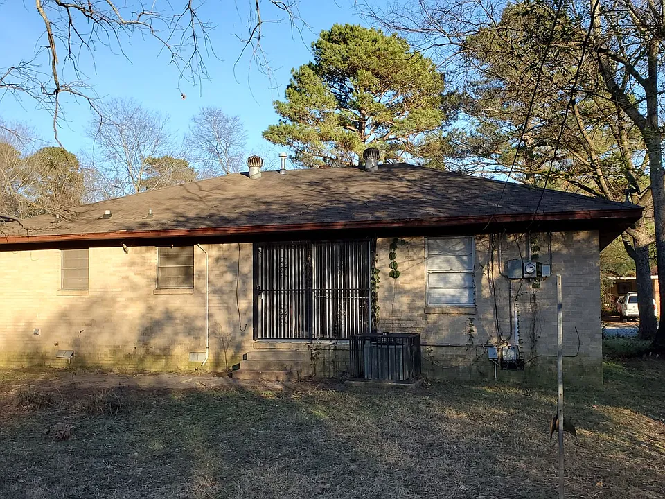 3208 Whitfield St