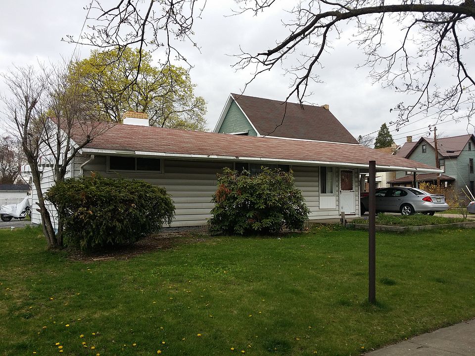 2nd image of 915 E Spruce St