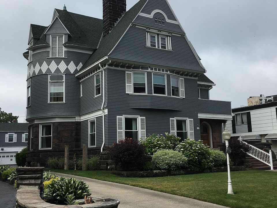 1st image of 208 Summer St #3