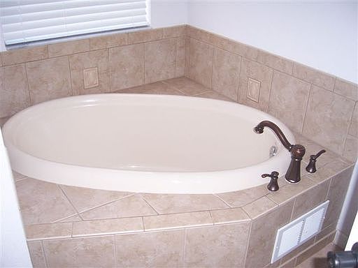 5th image of 8205 Leopold Ave