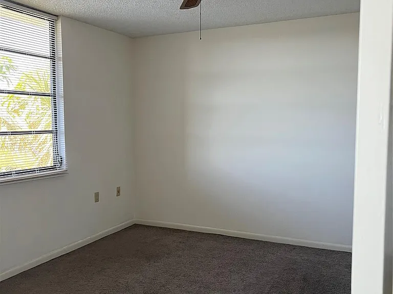 1526 Whitehall Dr #402 — Photo 15