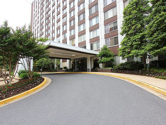 3rd image of 11801 Rockville Pike APT 213