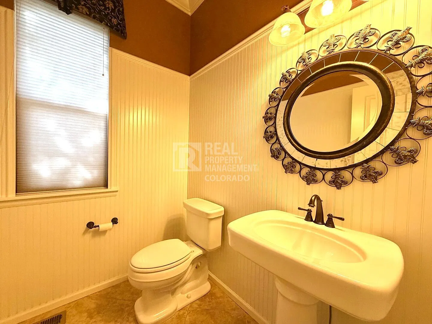 Gorgeous Ranch Home in Jordan Crossing — Photo 4