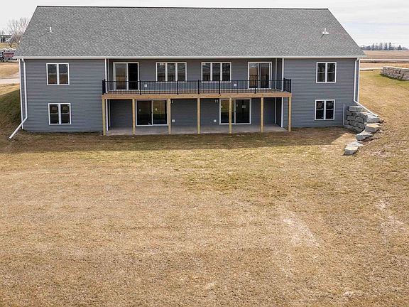 5th image of 131 Linden Ln
