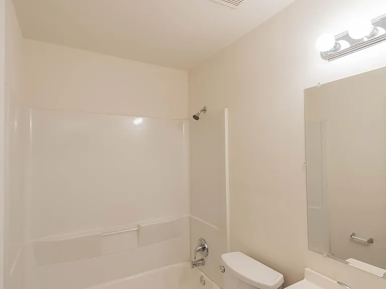 111 Susan Rd — Photo 10
