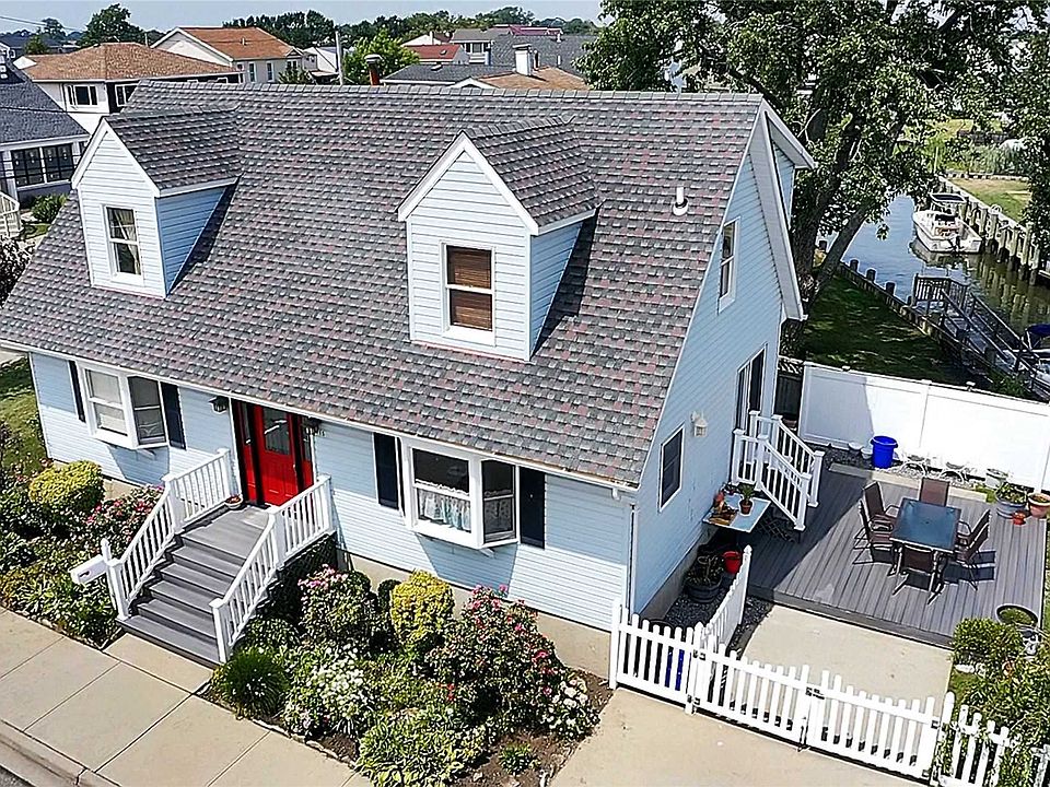 1st image of 715 S Bayview Ave