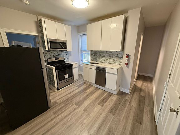 2nd image of 5302 Palisade Ave #506