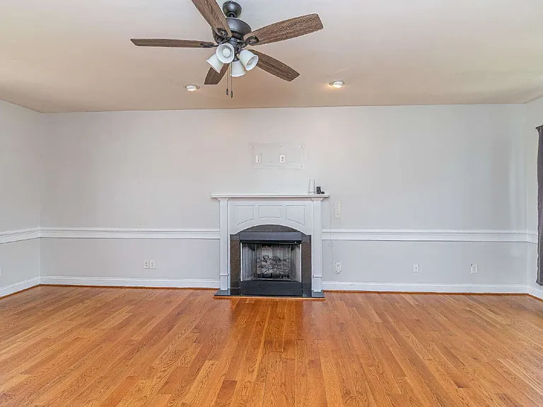 303 Glenn Laurel Dr — Photo 7