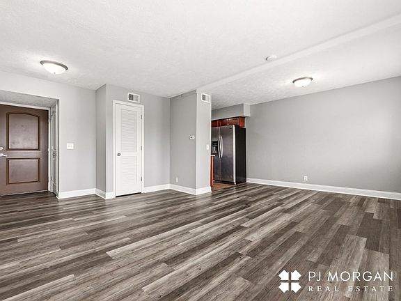 3rd image of 810 N 107th Ave APT 304