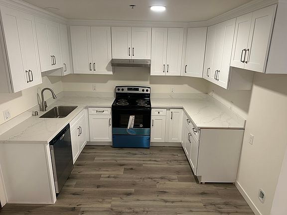 3rd image of 7139 Flight Ave #105