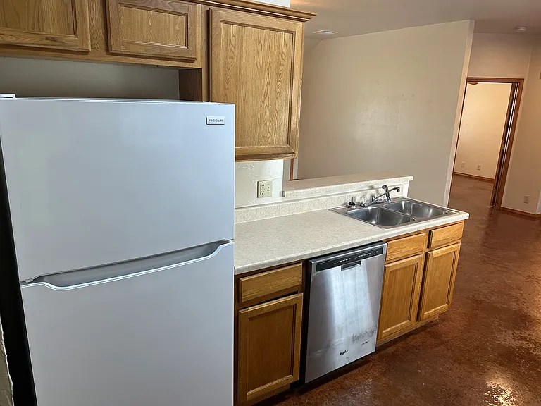 718 Pristine Pl — Photo 4