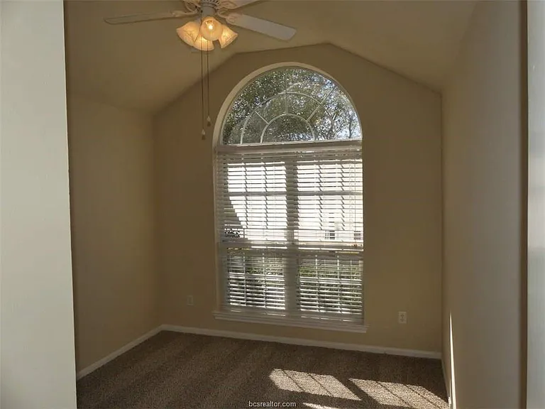 3207 Neuburg Ct — Photo 10