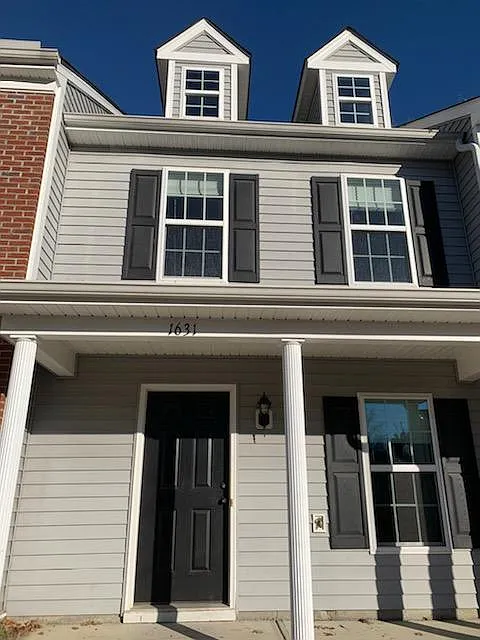 2 bed, 2.5 bath, 1027 sqft, $1,550 — Photo 1