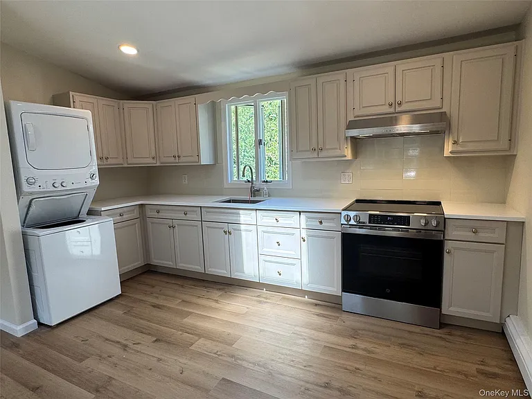1 Towne Ct — Photo 5
