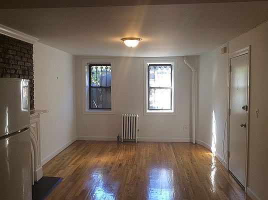 2nd image of 31 Park Pl APT 1