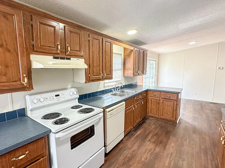16487 Brittany Way — Photo 16