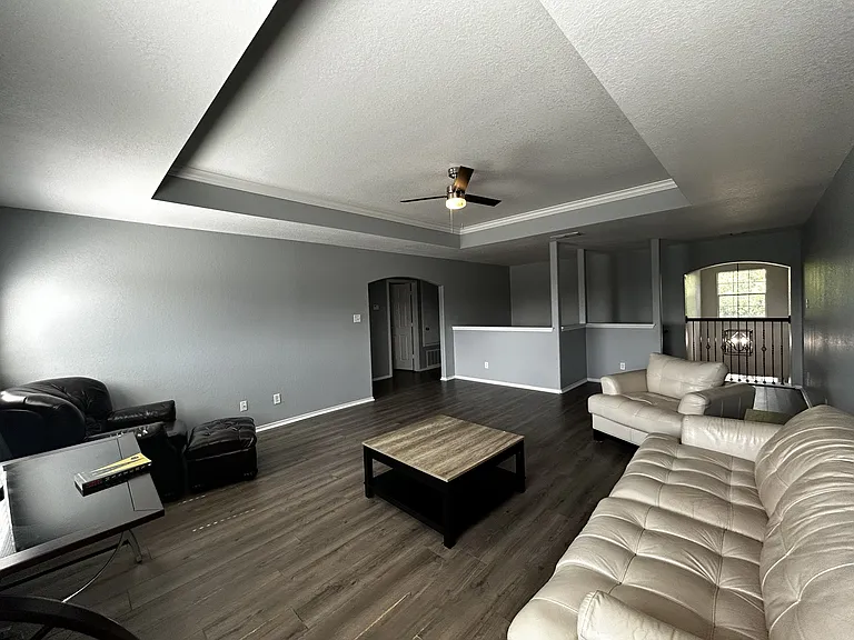 12118 Lamar Brg — Photo 22