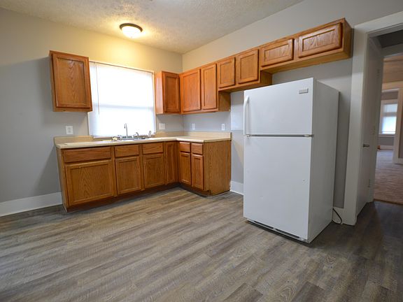 4th image of 752 E Pleasant Run Parkway North Dr #1