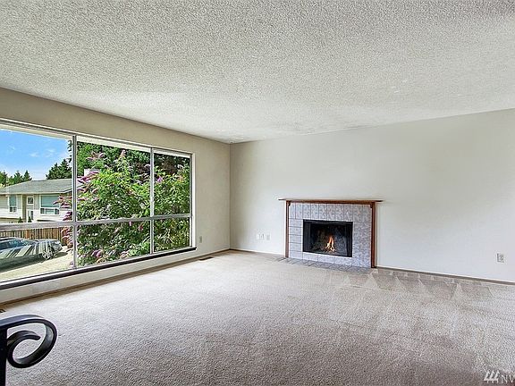 3rd image of 10924 156th Ct NE