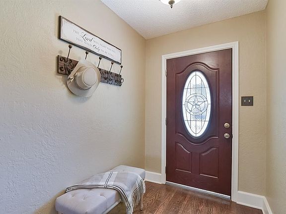 4th image of 2804 Columbine Dr