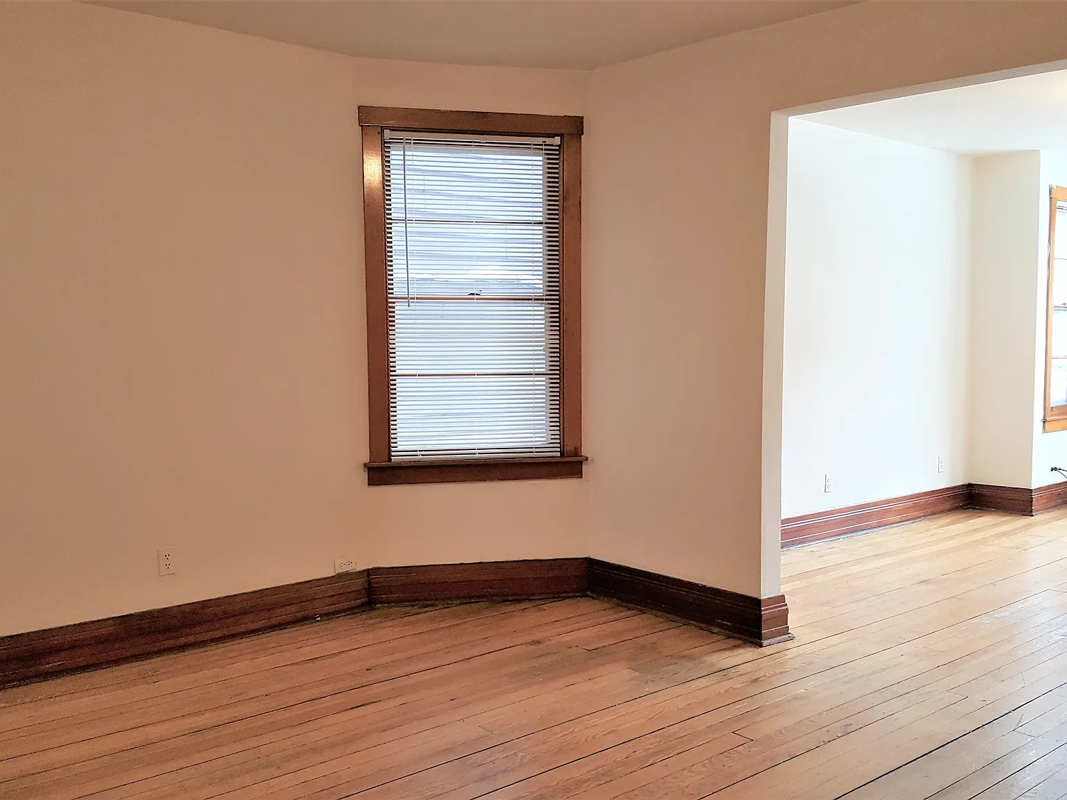 2 bed, 1100 sqft, $2,090 — Photo 4