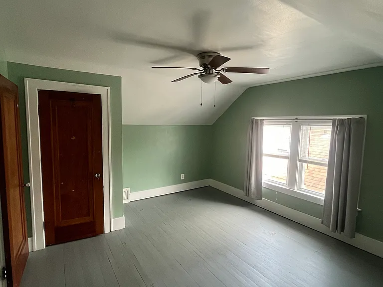 1124 Kellogg Ave — Photo 14