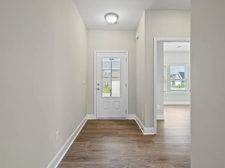 1466 Summergate Dr — Photo 3