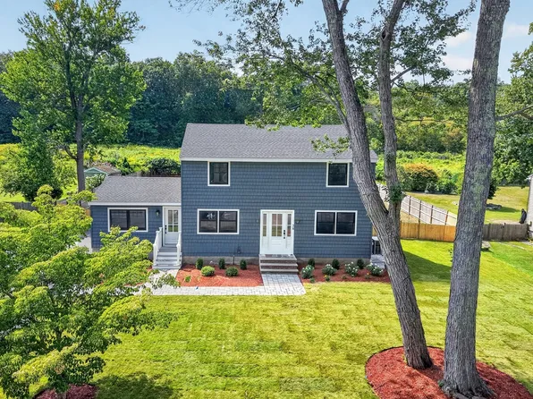 28 Fieldstone Dr, Burlington, MA 01803