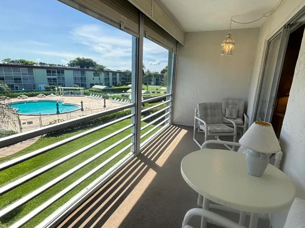 3400 Springdale Boulevard #302, Palm Springs, FL 33461