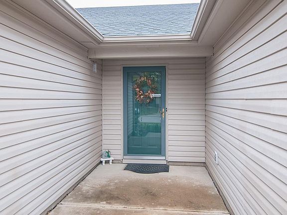 4th image of 1714 Ashley Dr