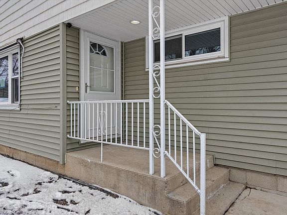 3rd image of 4430 North Brookfield ROAD