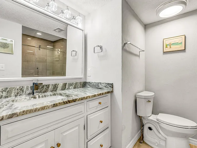 1757 N Central Ave — Photo 35
