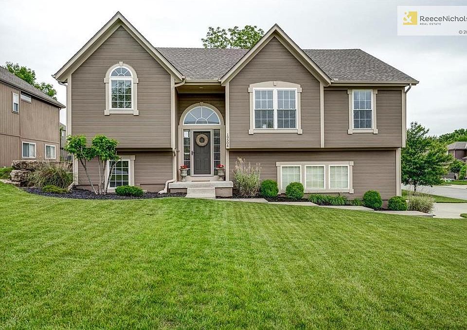 Welcome to 19504 W 110th Street