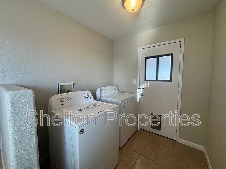 2910 N 193rd Ave — Photo 11