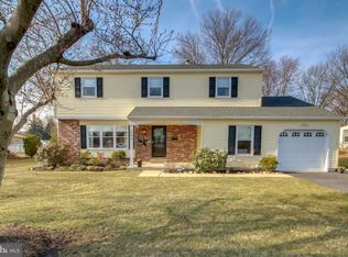 546 Ivyland Rd, Warminster, PA 18974