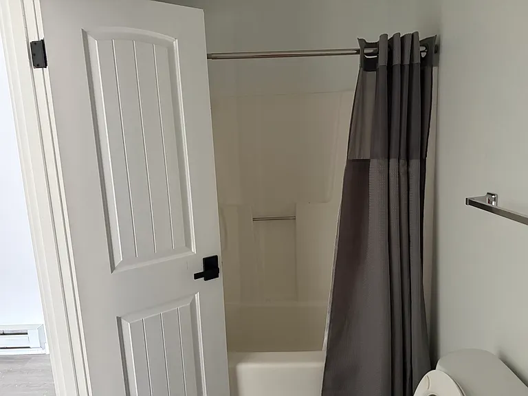 906 B St #G — Photo 2