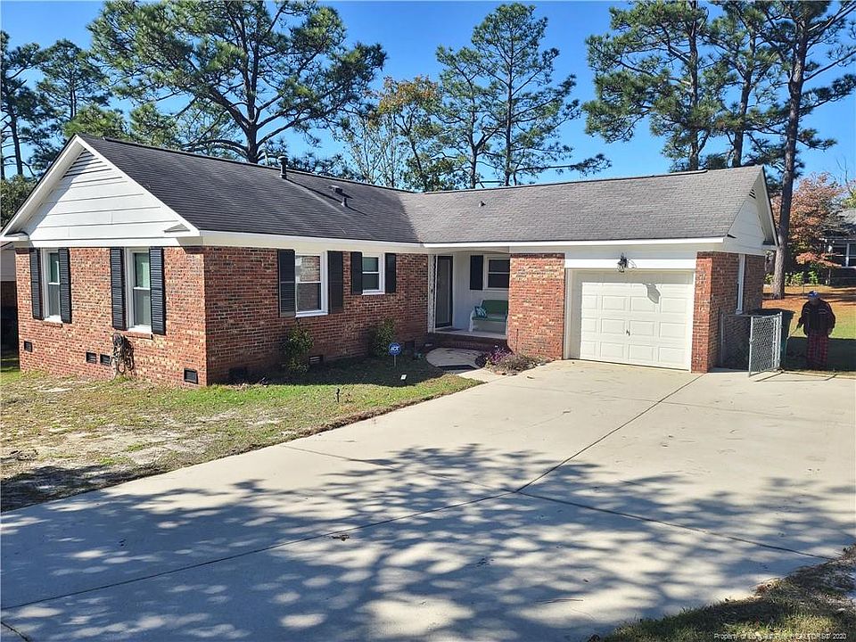 1st image of 455 Deerpath Dr