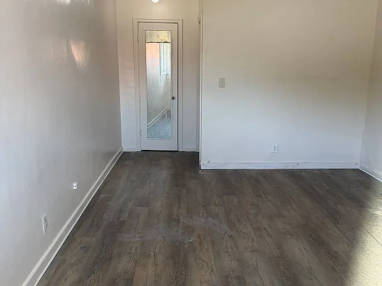 1067 NE Stephens St #16 — Photo 1
