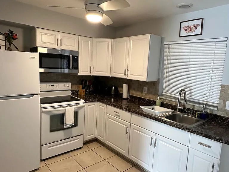 12320 Manati Ave #2 — Photo 10