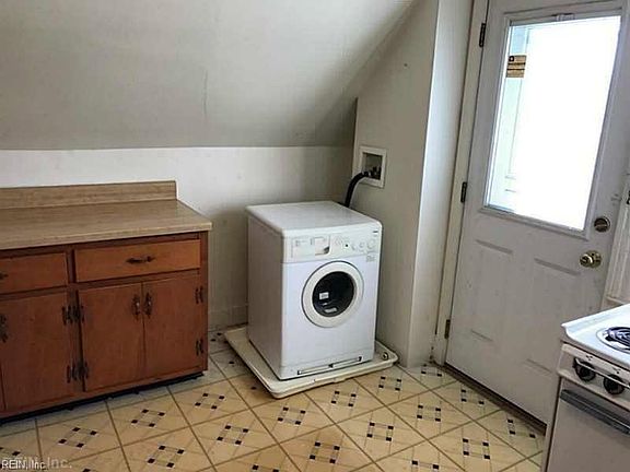 2nd image of 1033 Redgate Ave APT 3